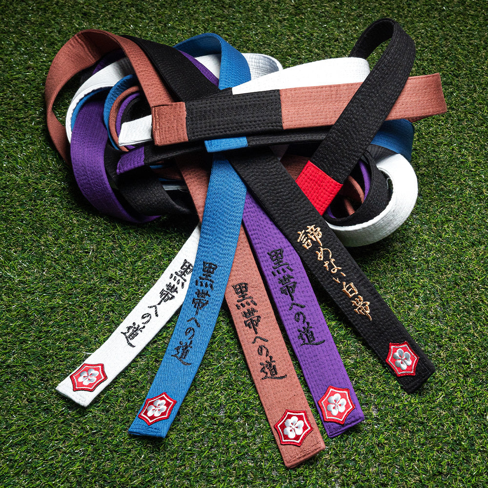 THE ROAD TO BLACK EDITION — CLASSIC belt lineup on grass